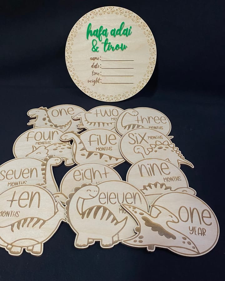 Personalized wooden baby milestone set